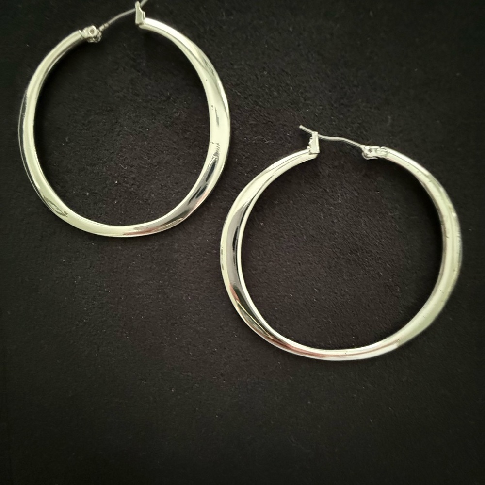 Chic Silver Hoop Earrings